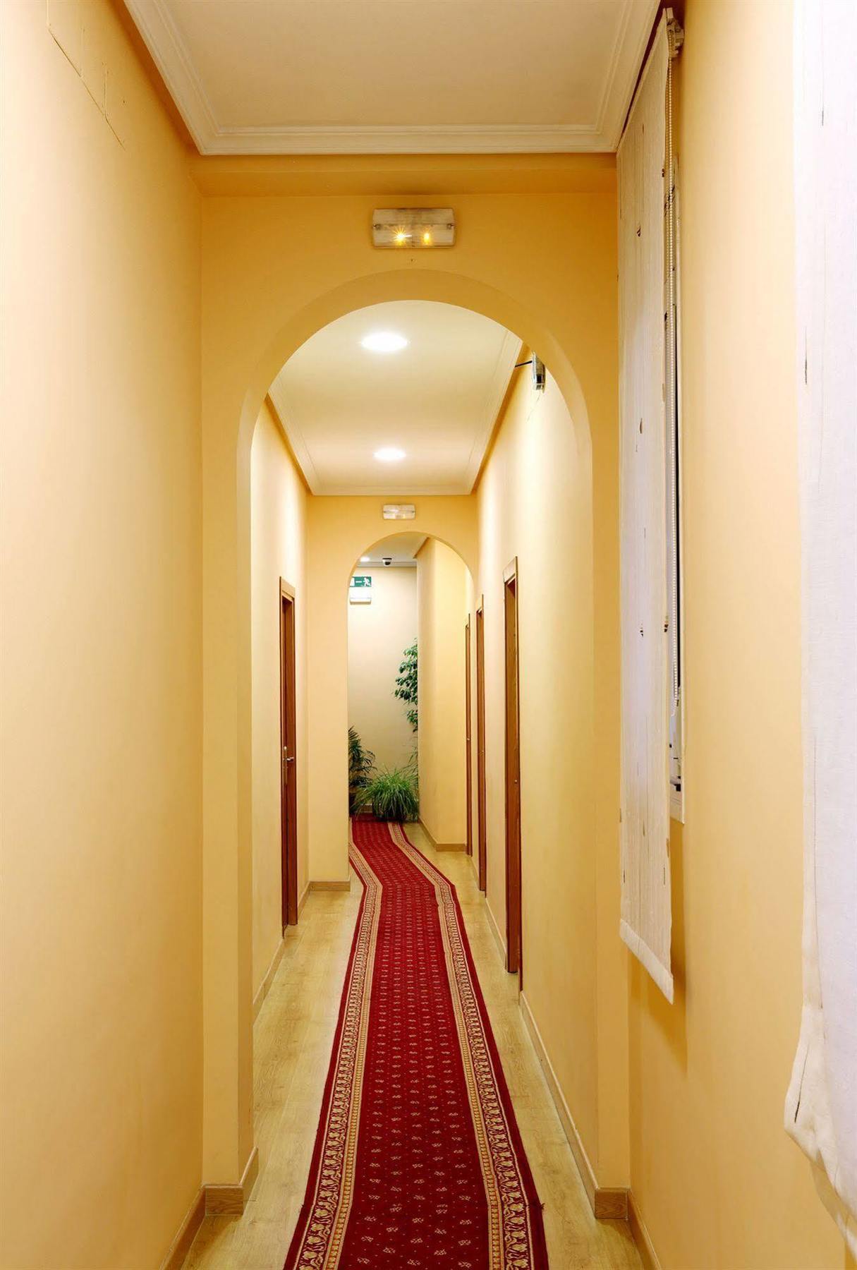 Hostal Sil & Serranos Madrid Luaran gambar